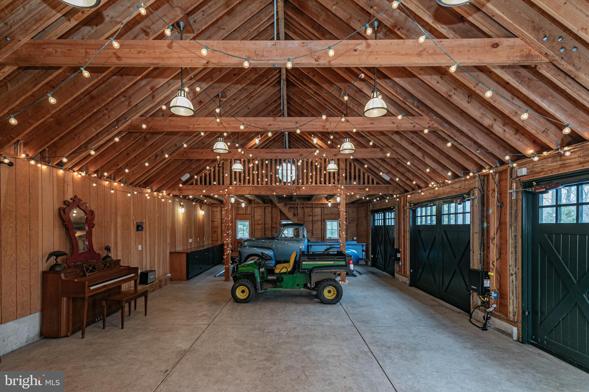 1075 Great Rd
