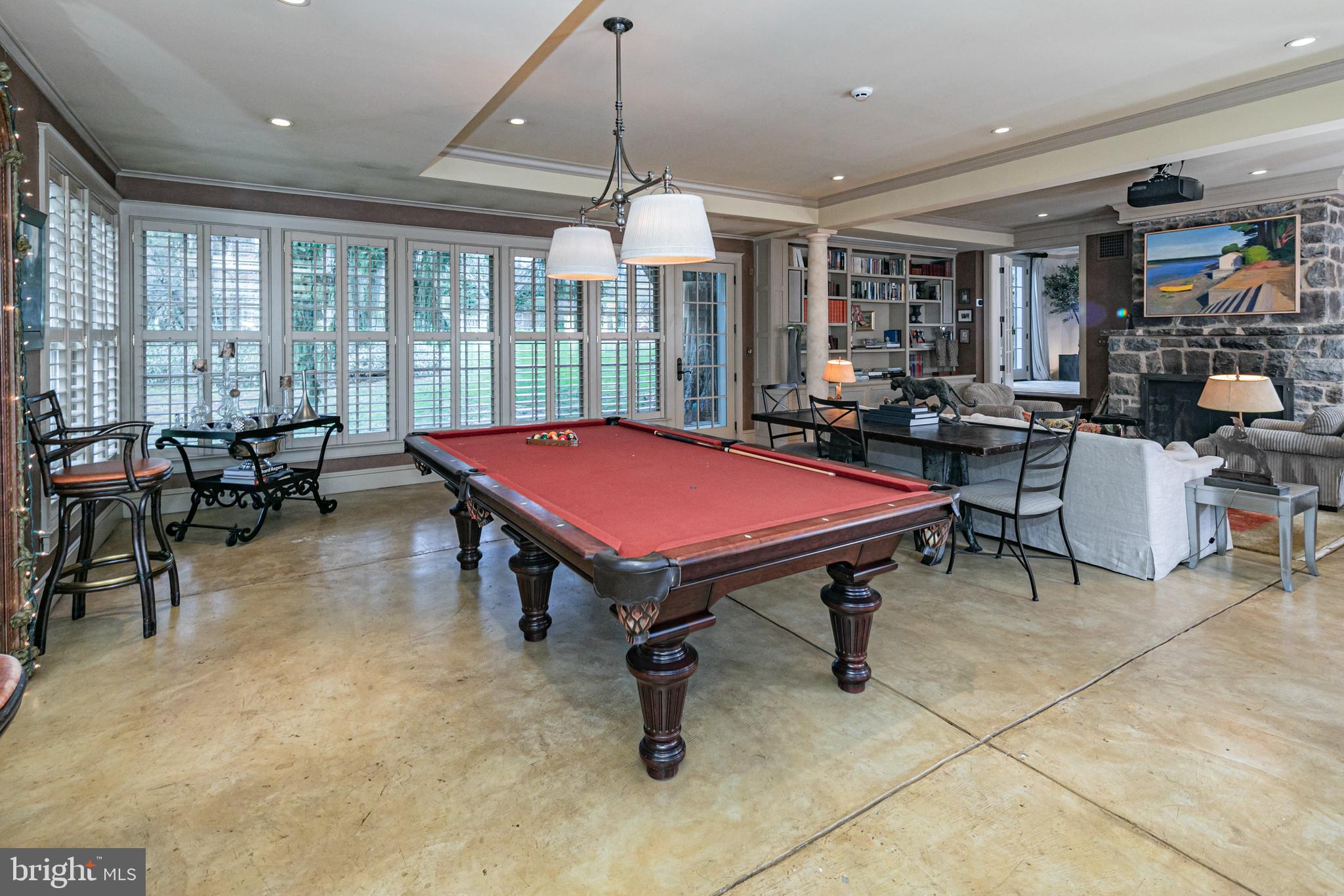 1075 Great Rd
