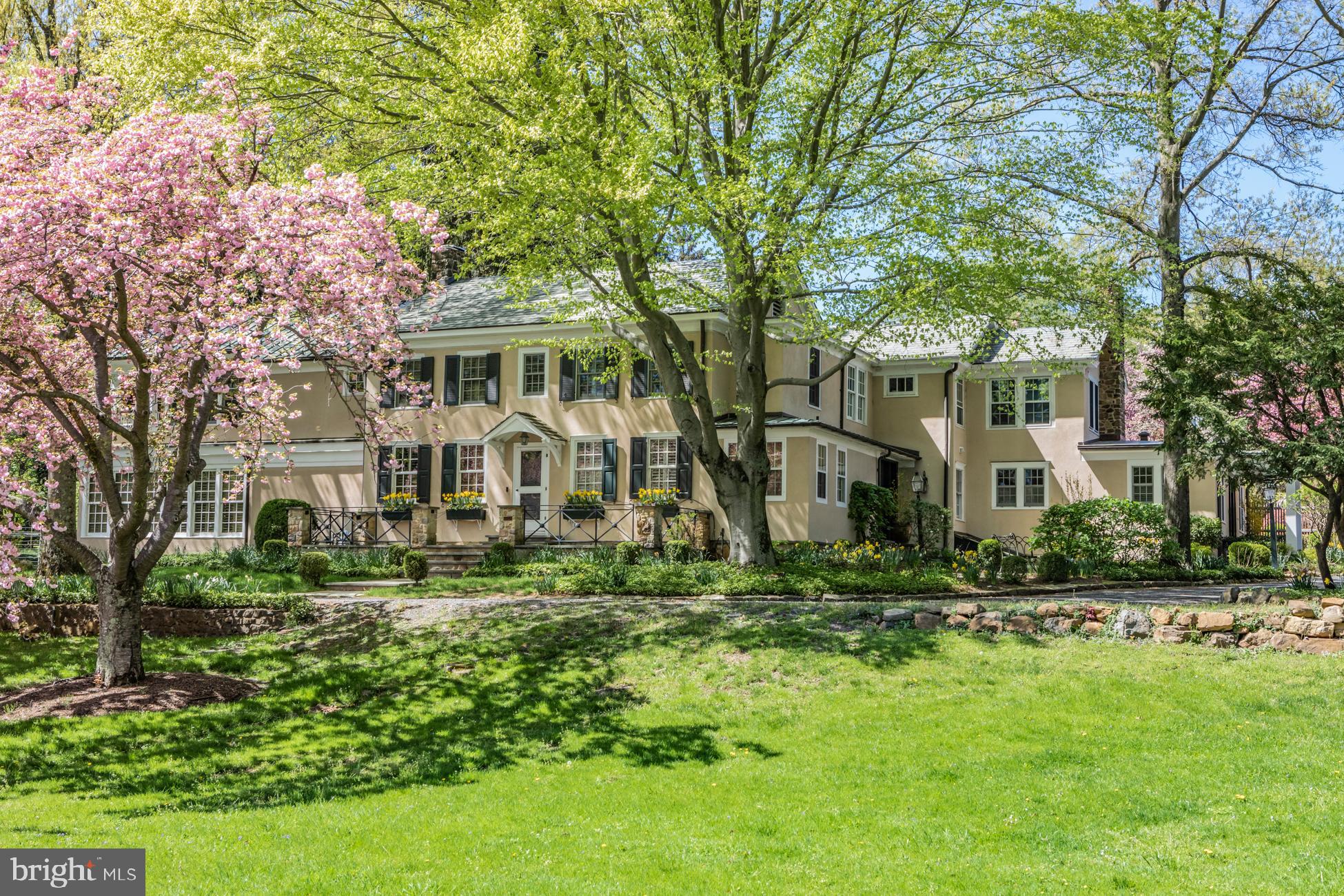 1075 Great Rd