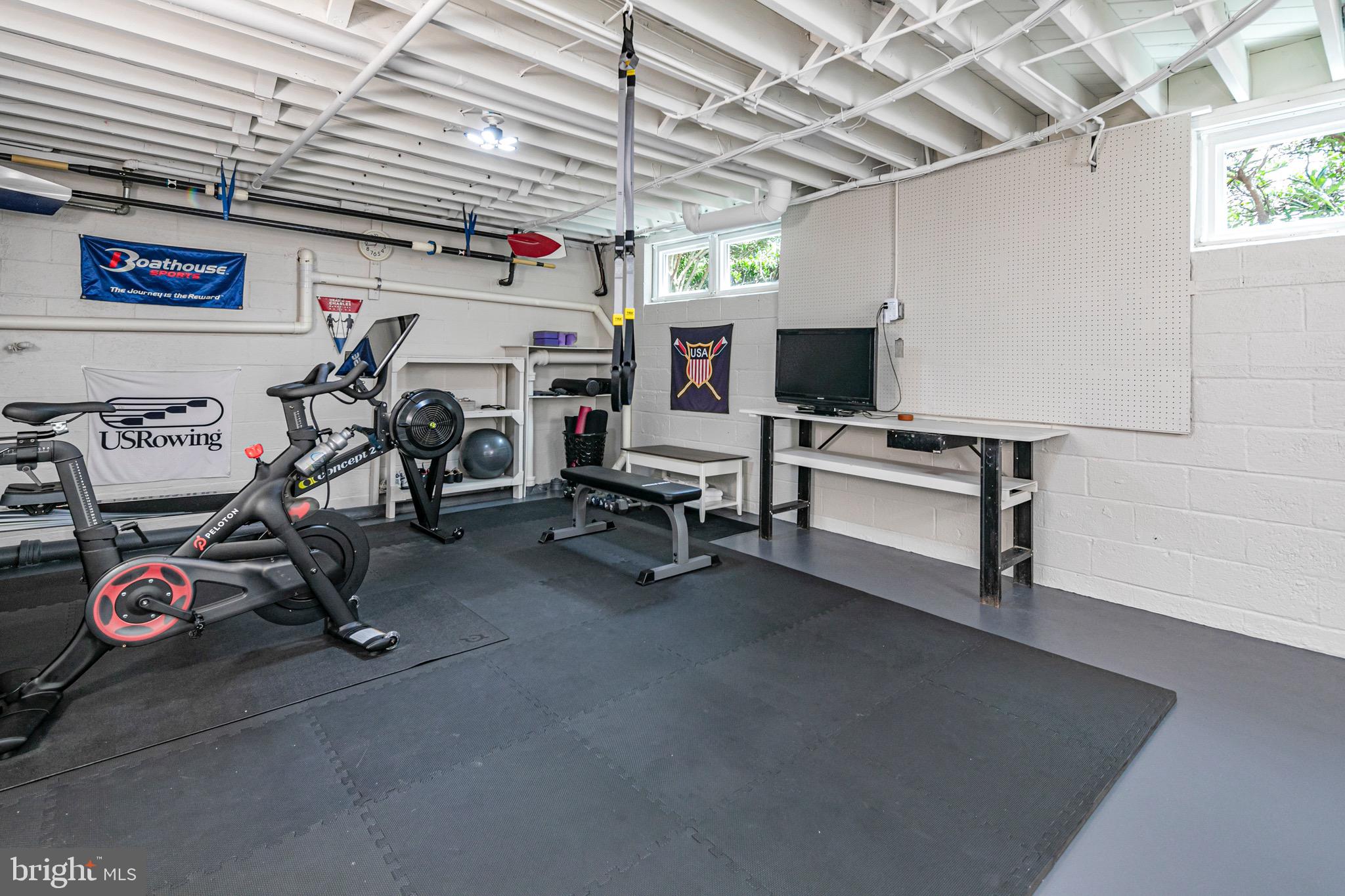 521 Lake Dr