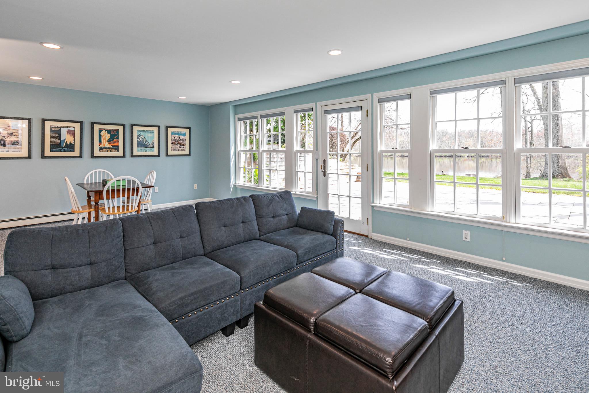 521 Lake Dr