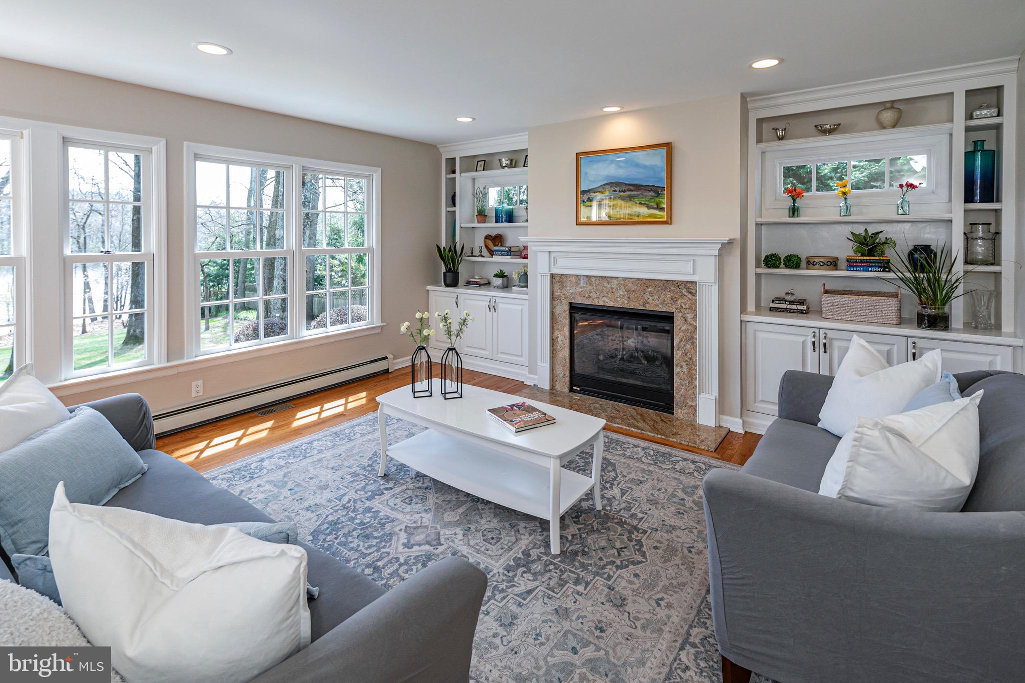 521 Lake Dr