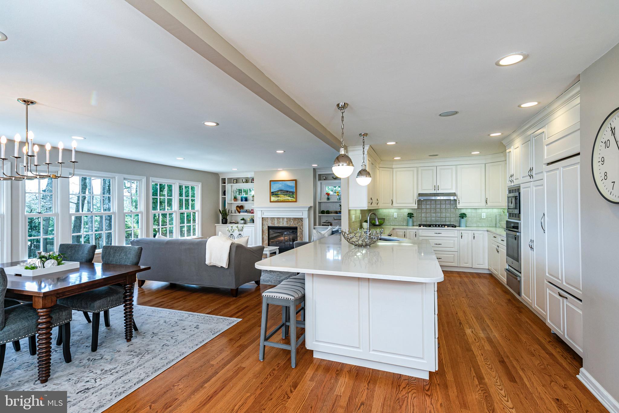521 Lake Dr
