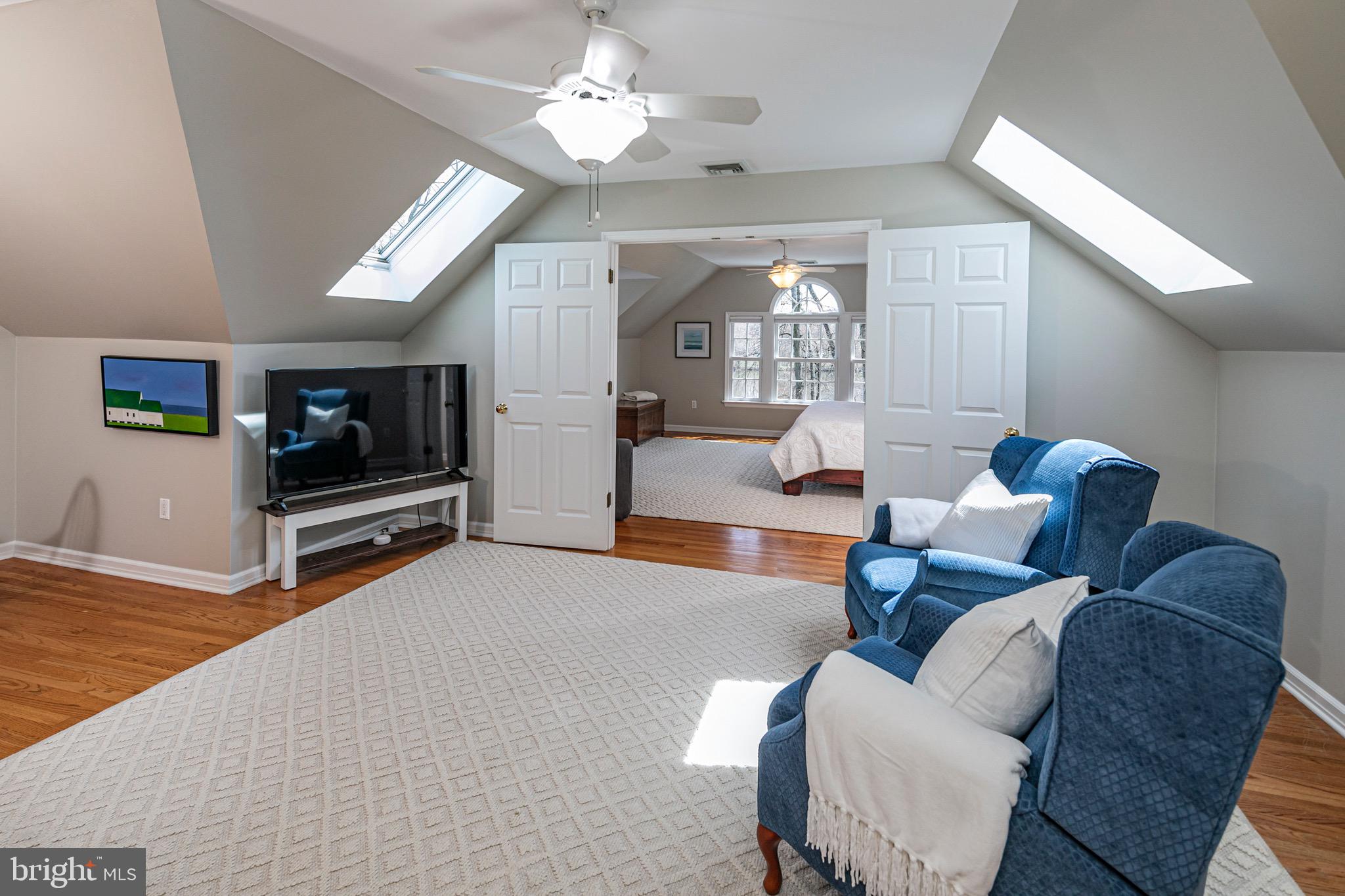 521 Lake Dr