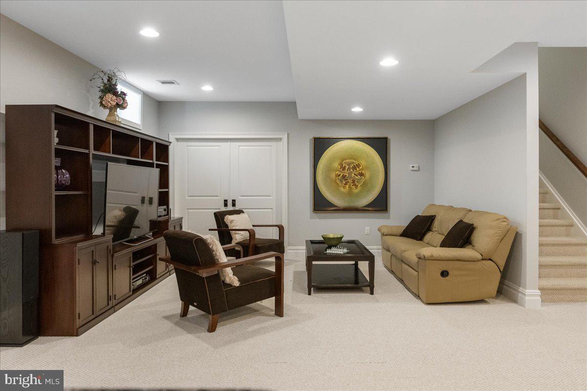 72 Murray Pl