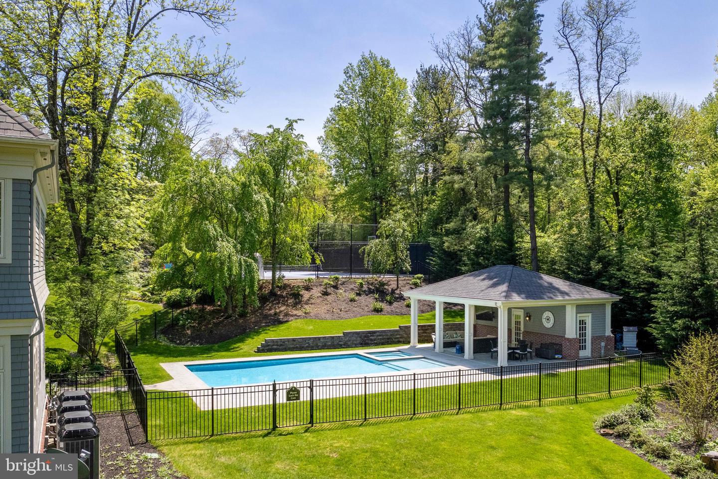 46 Heather Ln
