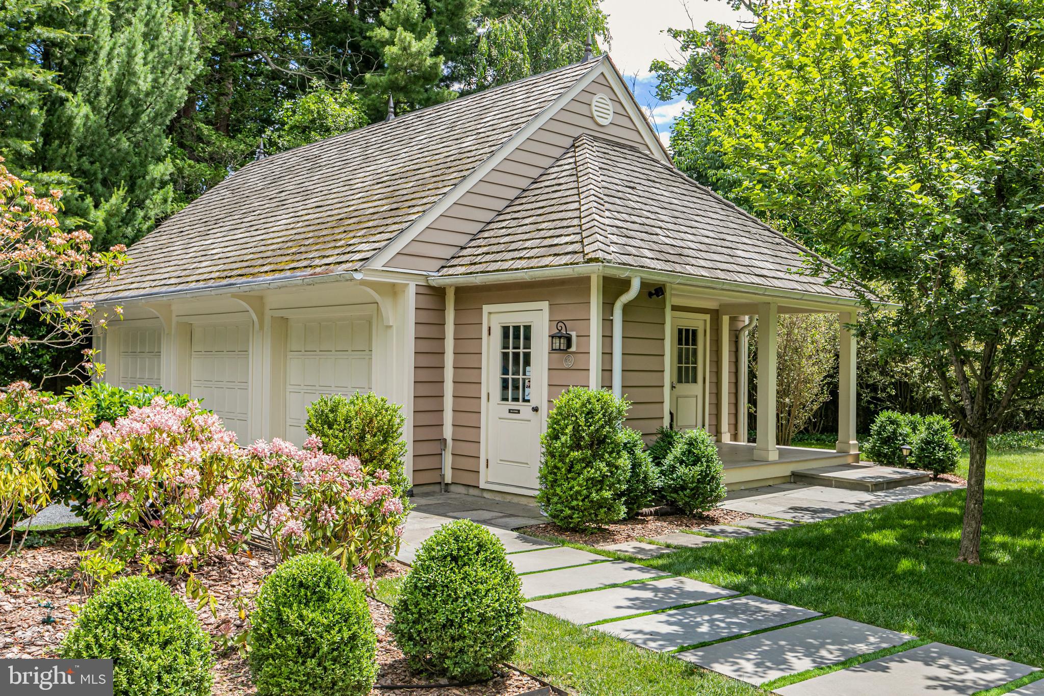 32 Hodge Rd
