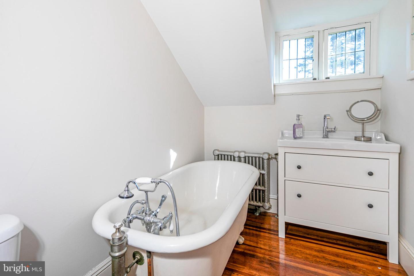 32 Hodge Rd