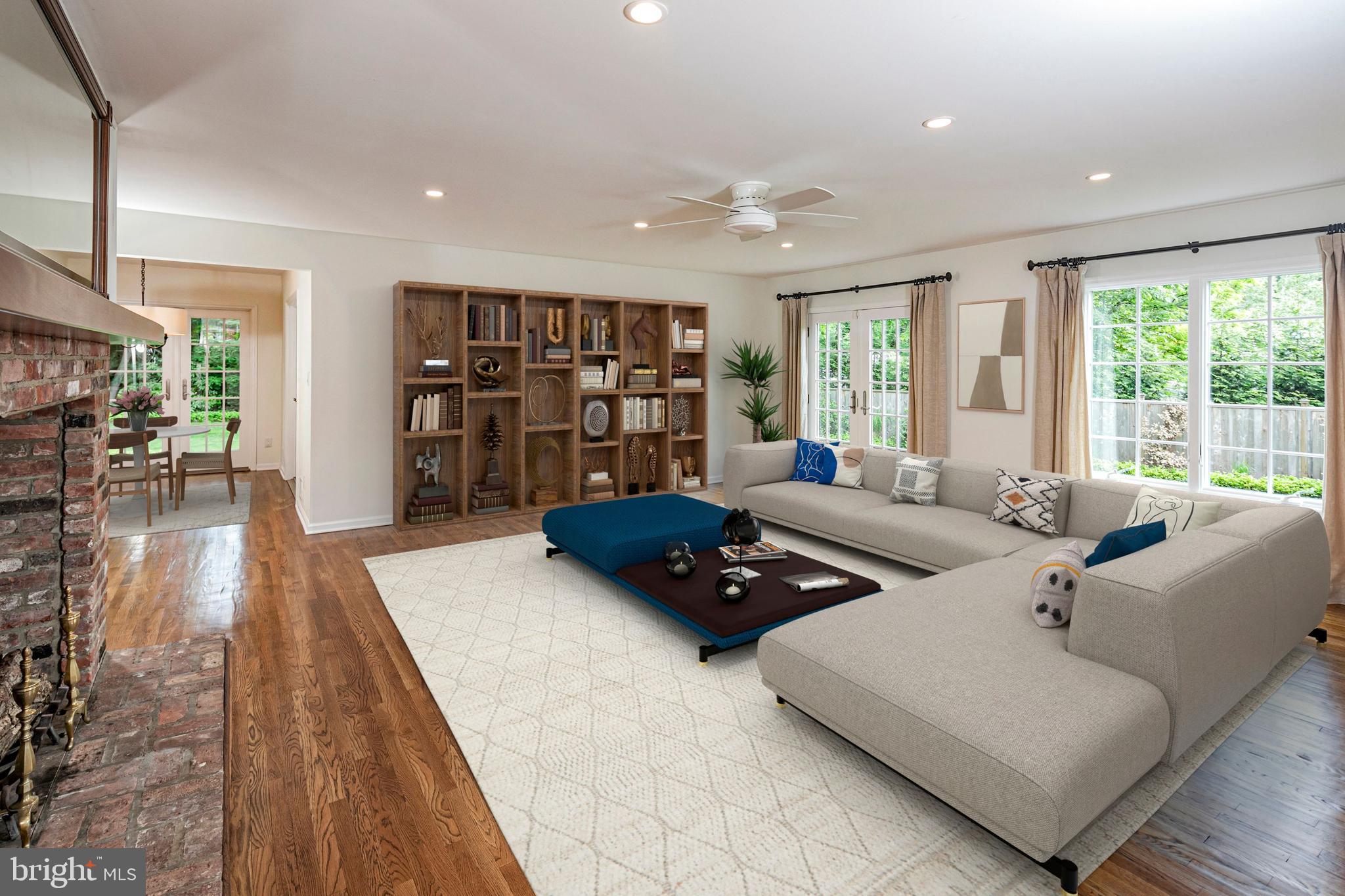 226 Riverside Dr