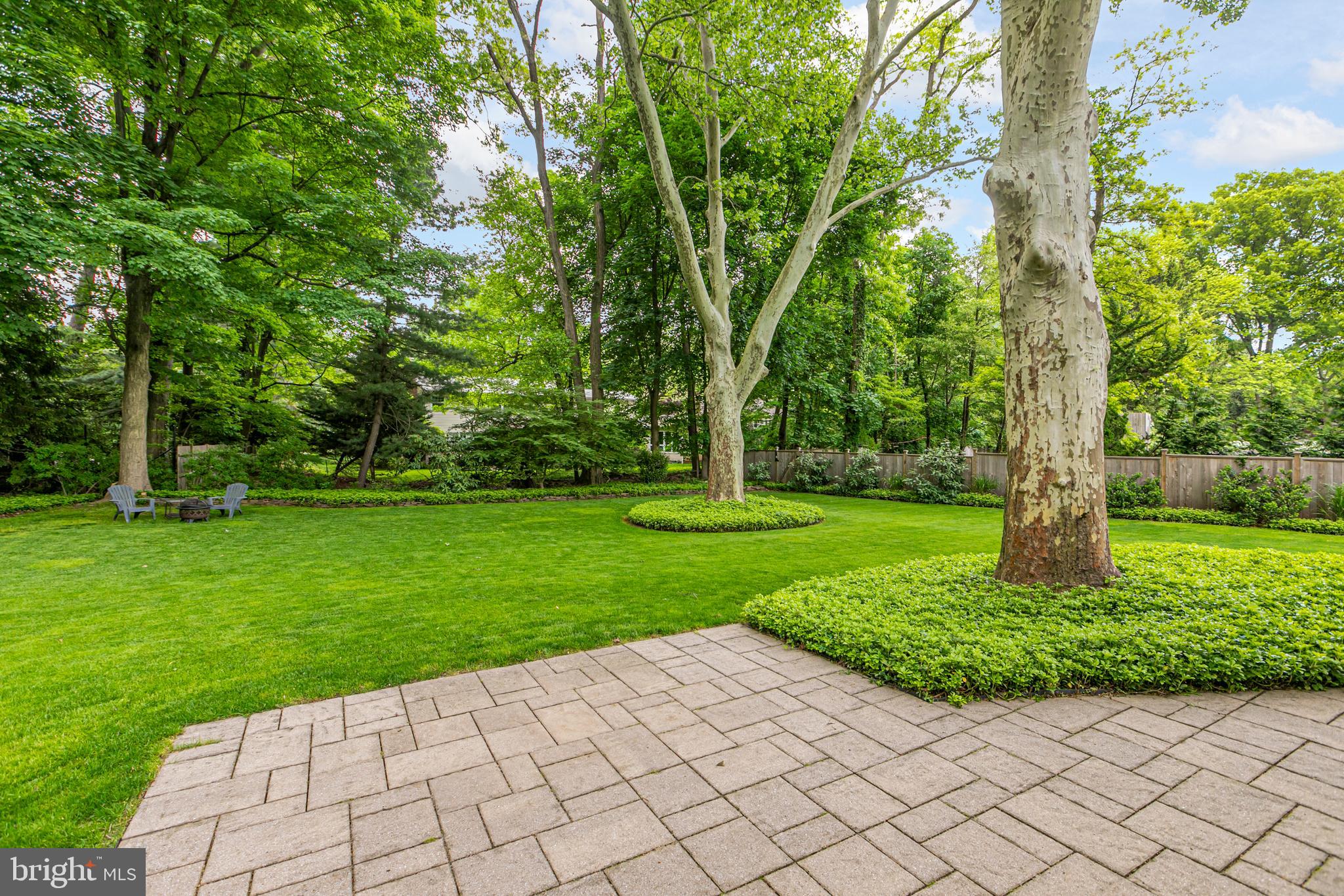 226 Riverside Dr