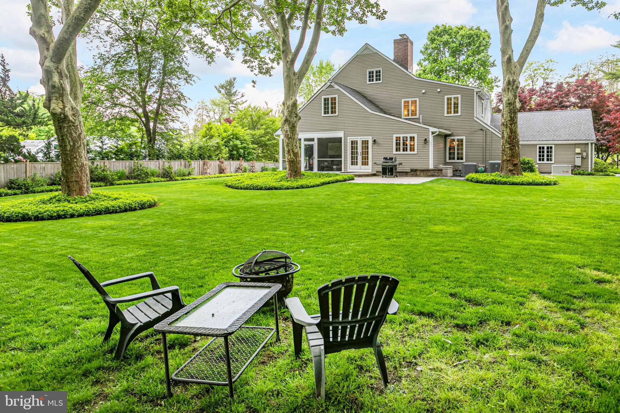 226 Riverside Dr