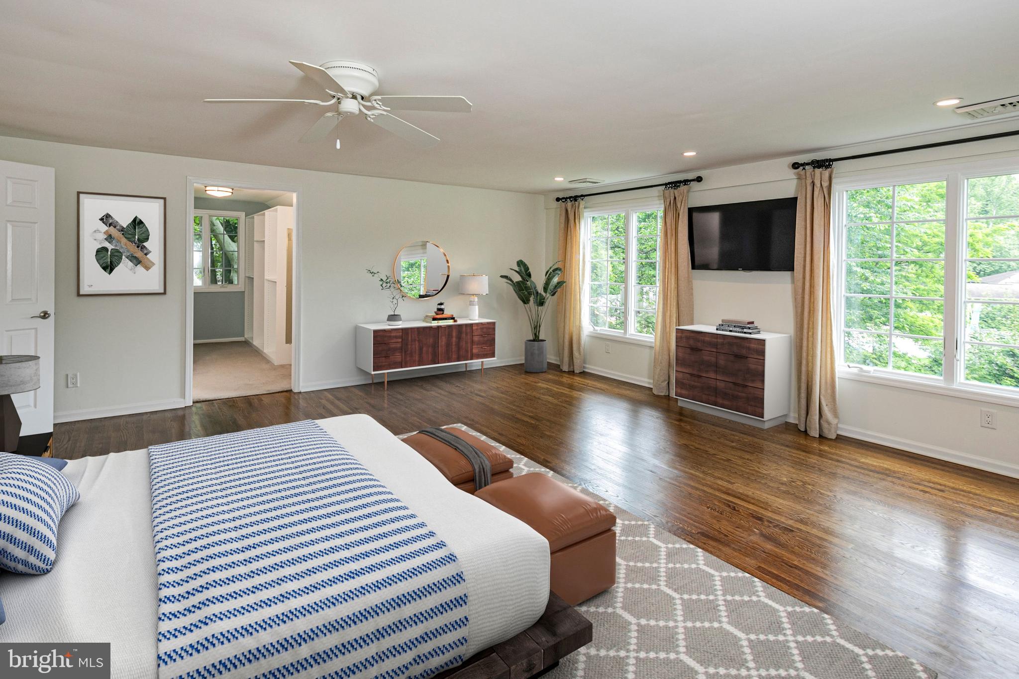 226 Riverside Dr