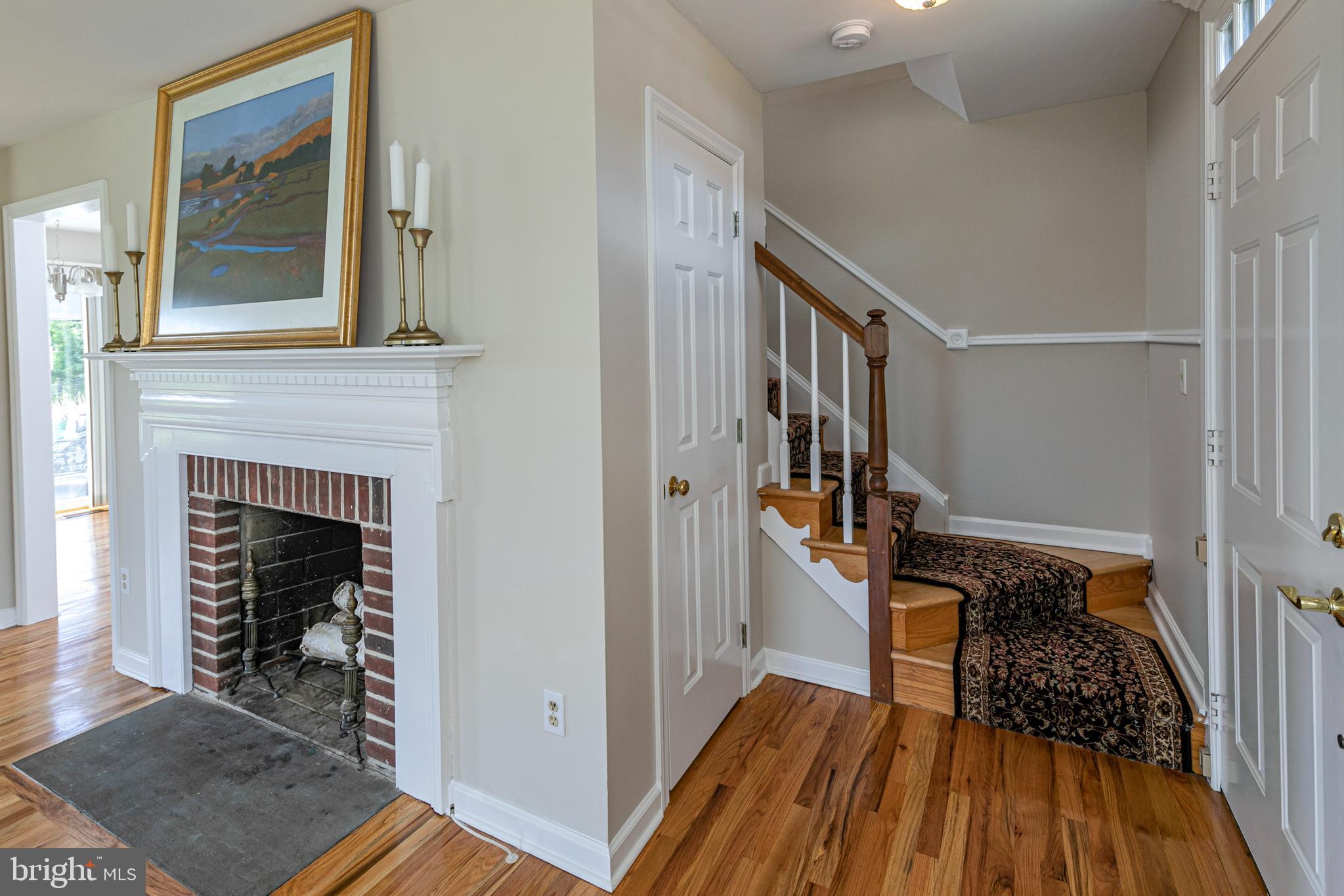 7 COVENTRY FARM LN