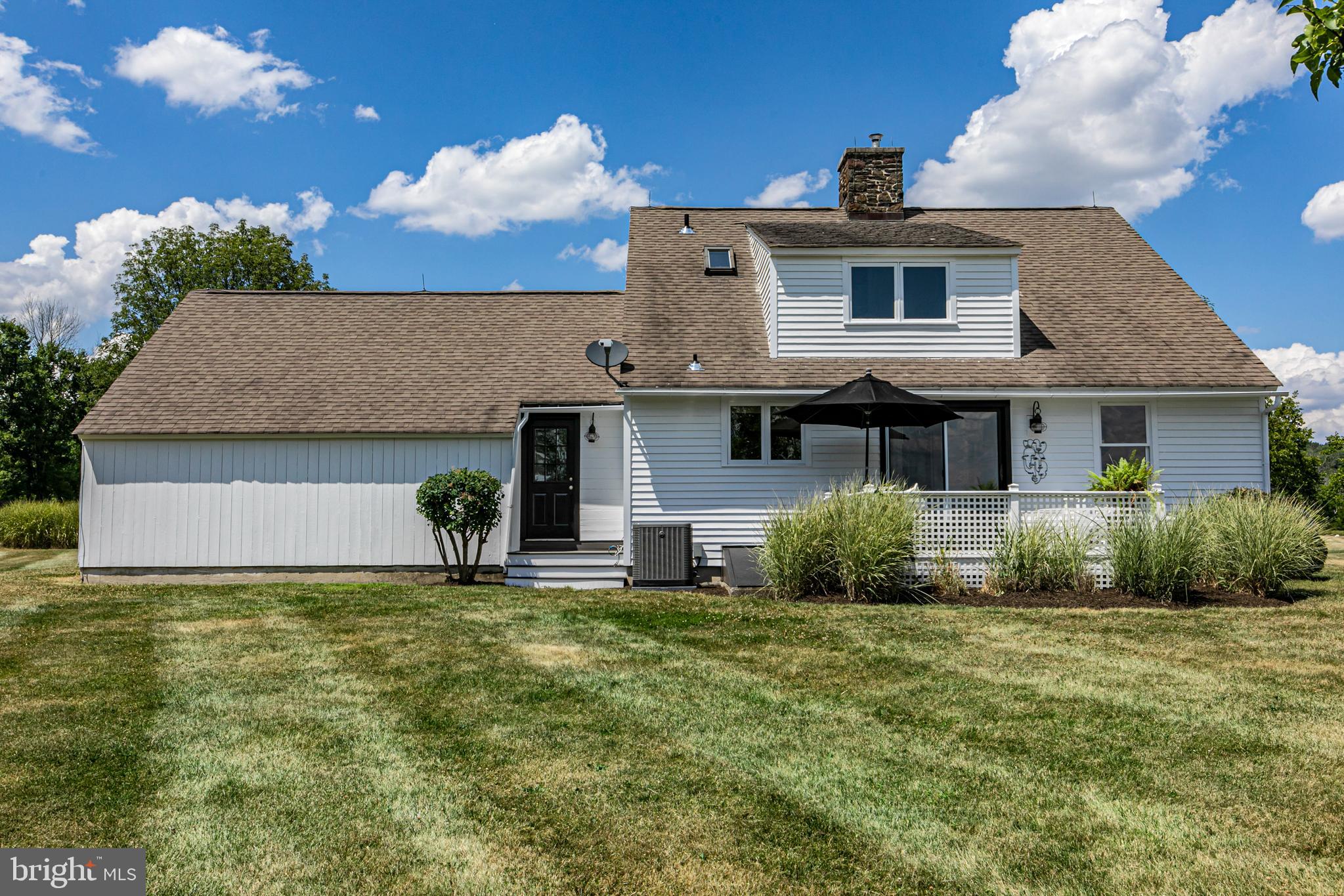 7 COVENTRY FARM LN
