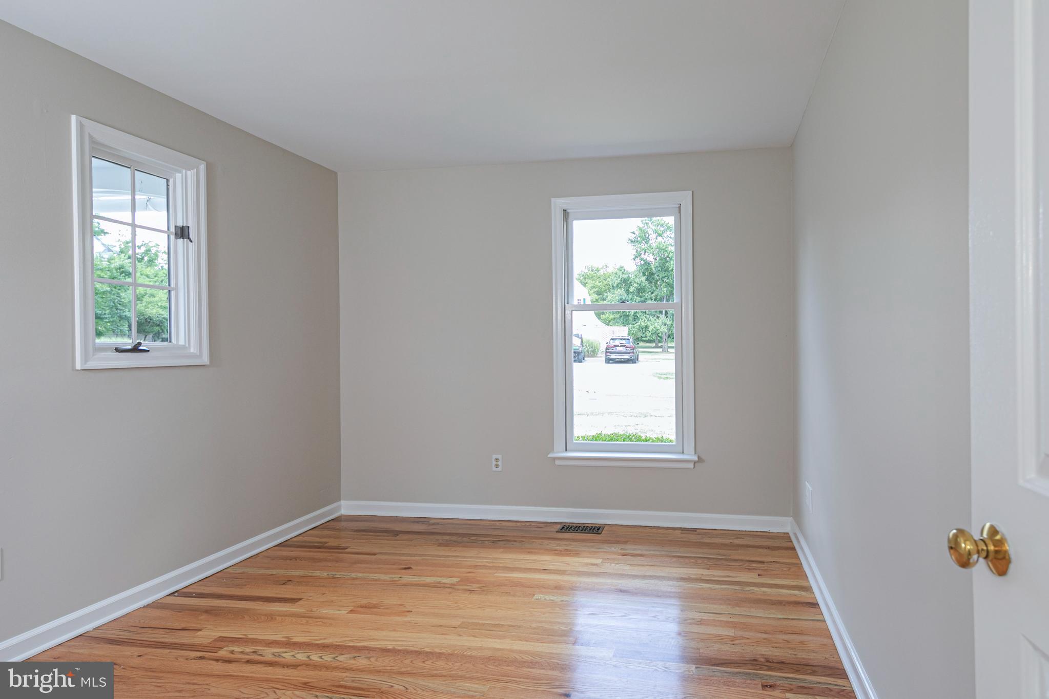 7 COVENTRY FARM LN