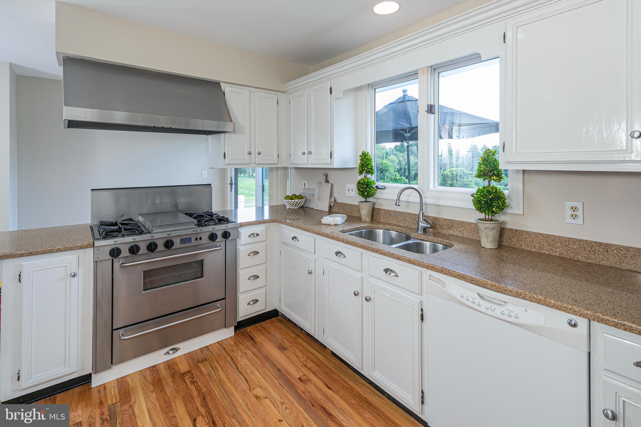 7 COVENTRY FARM LN