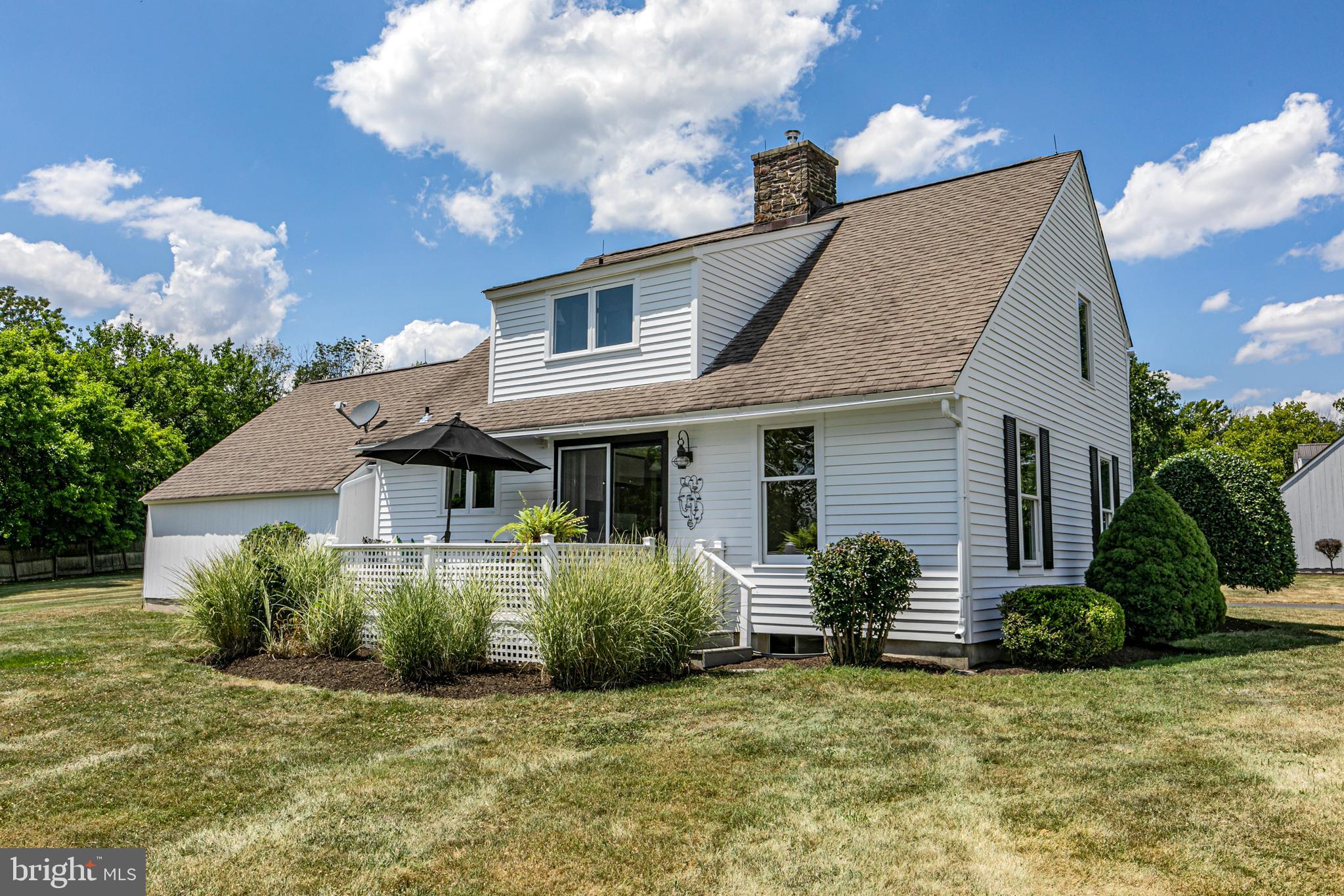 7 COVENTRY FARM LN