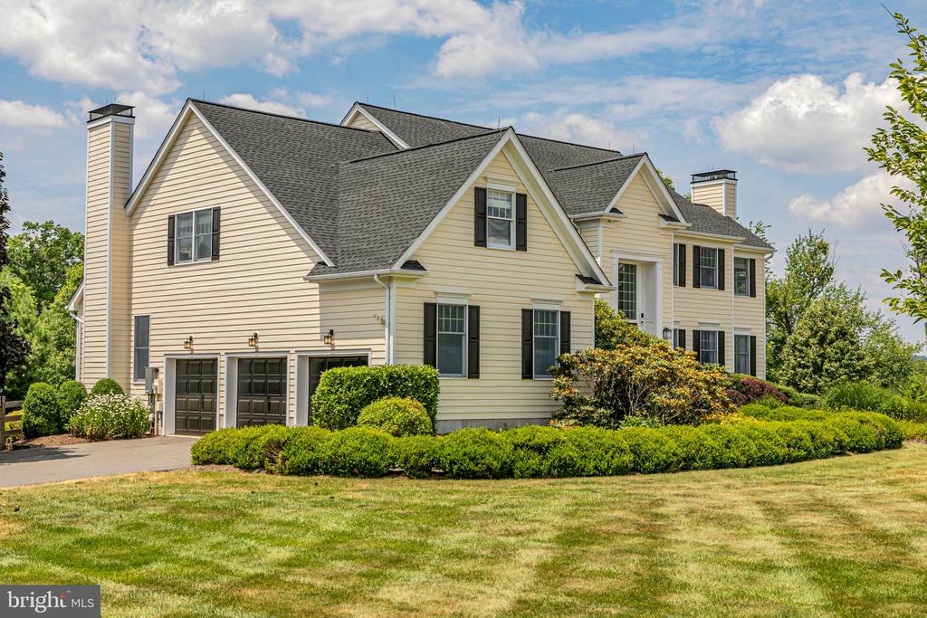 21 Willow Creek Dr