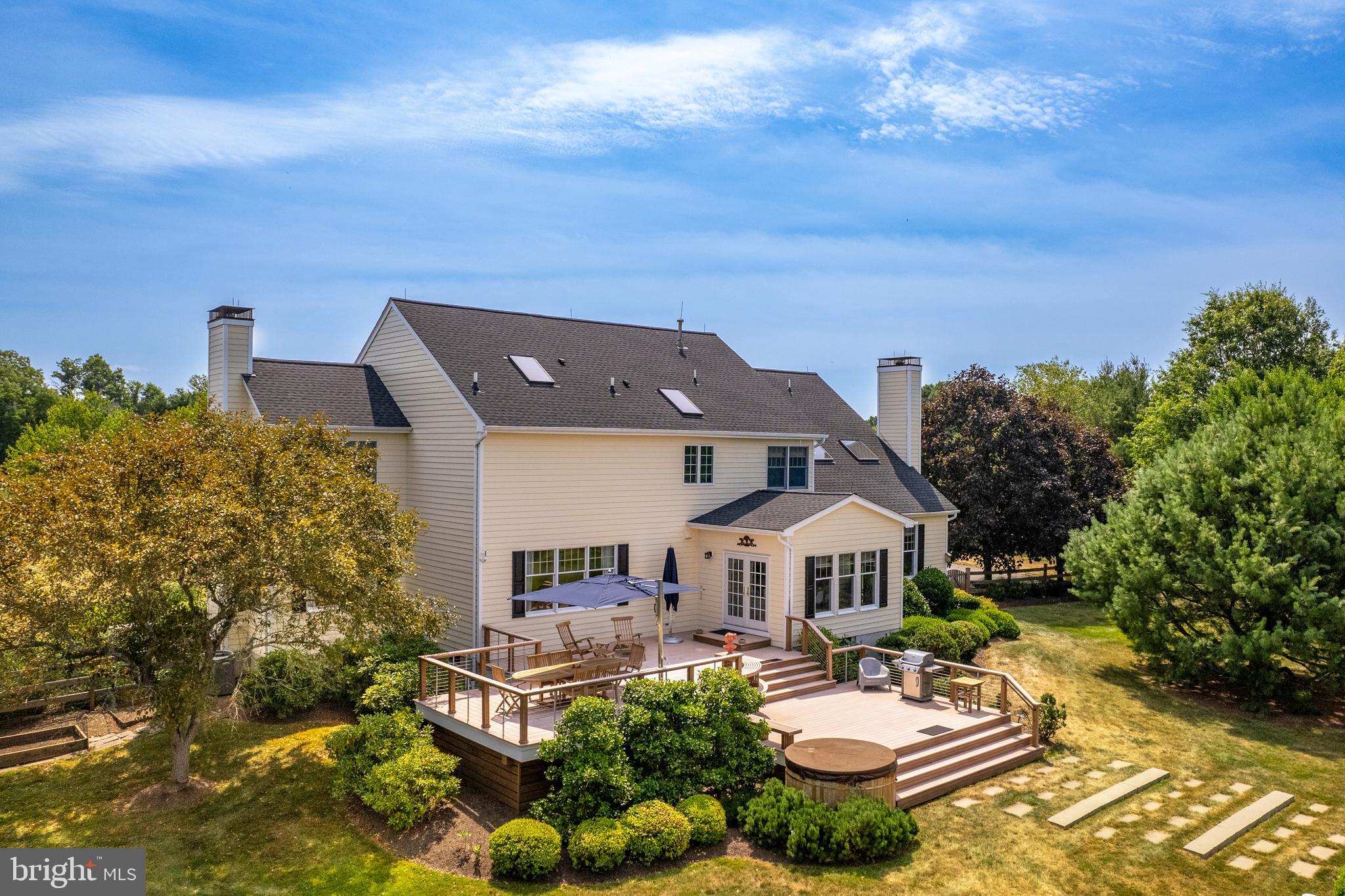 21 Willow Creek Dr