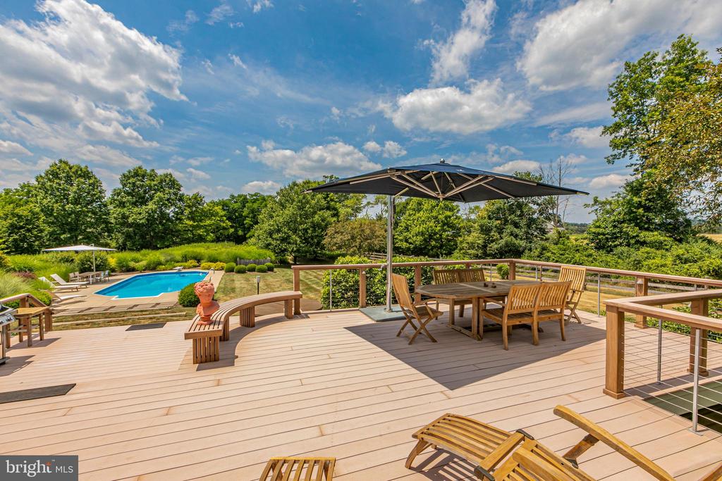 21 Willow Creek Dr