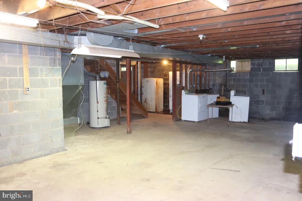 660 Lake Dr