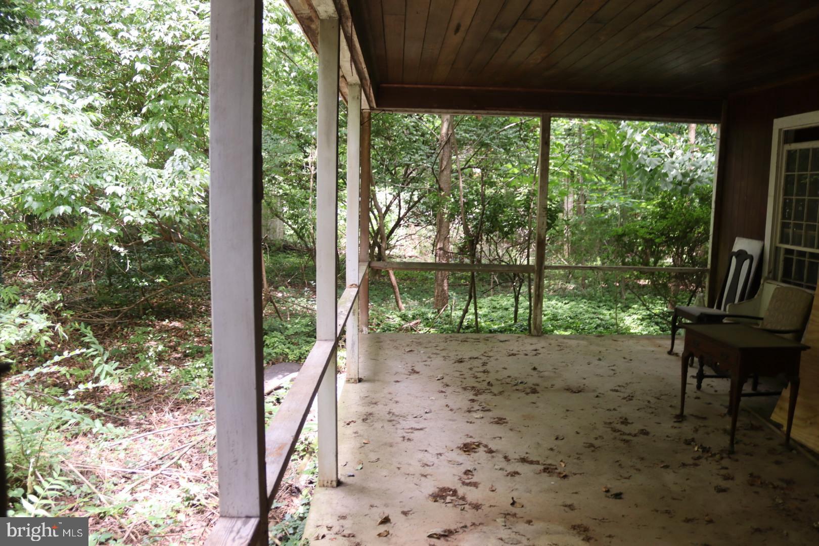 660 Lake Dr