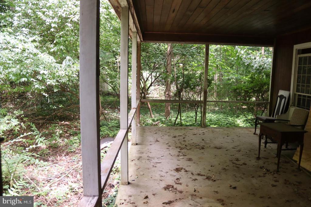 660 Lake Dr