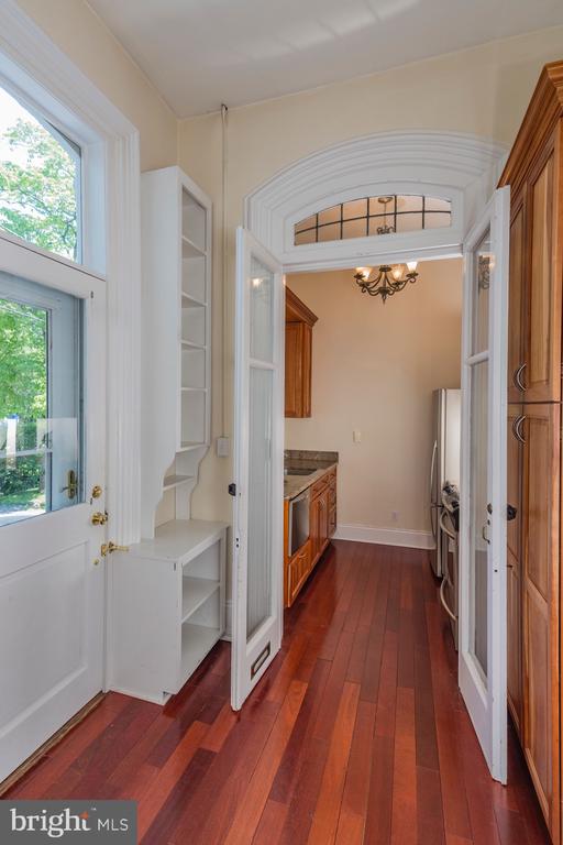 10 BAYARD LN #4