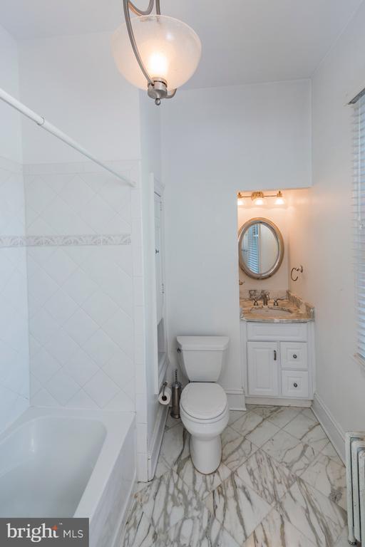 10 BAYARD LN #4