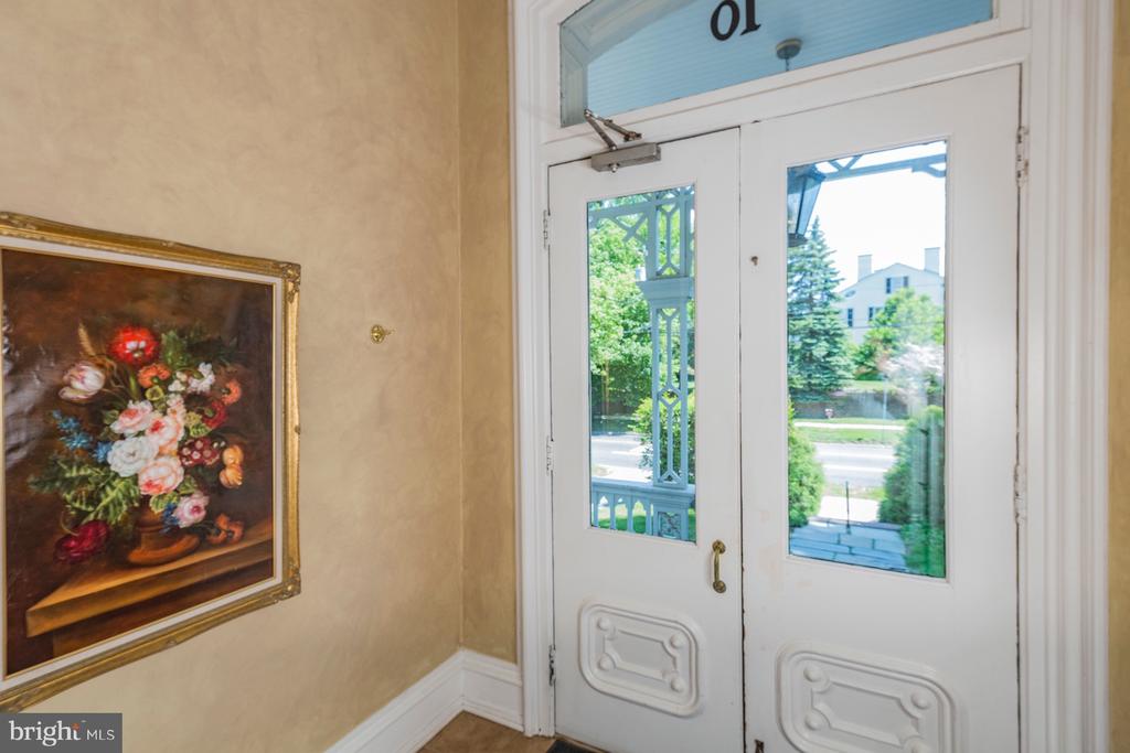 10 BAYARD LN #4