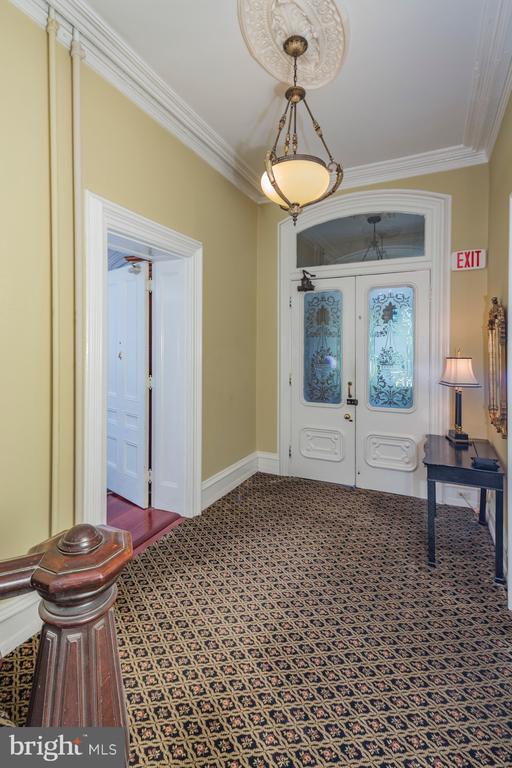 10 BAYARD LN #4