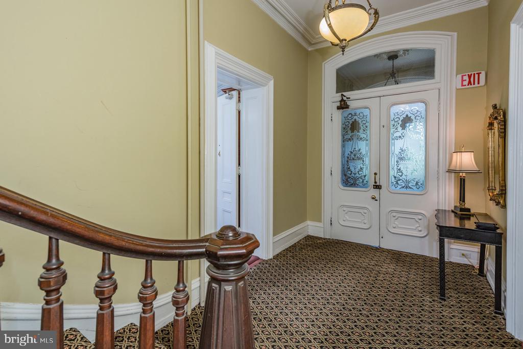 10 BAYARD LN #4