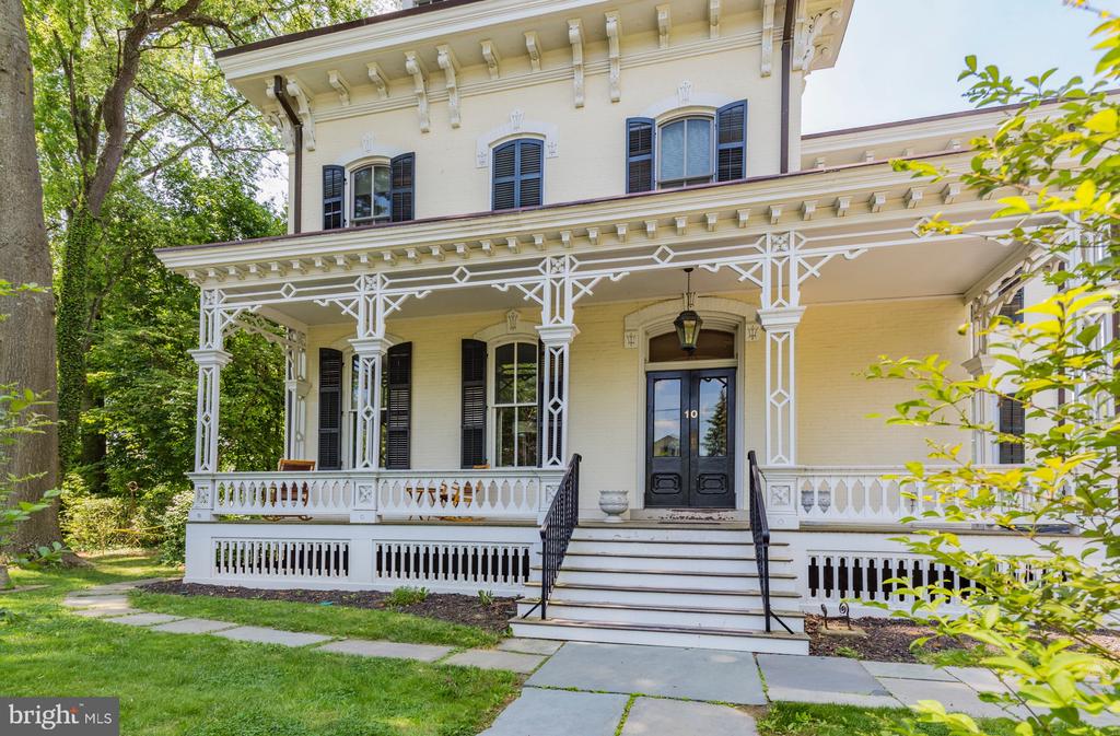 10 BAYARD LN #4