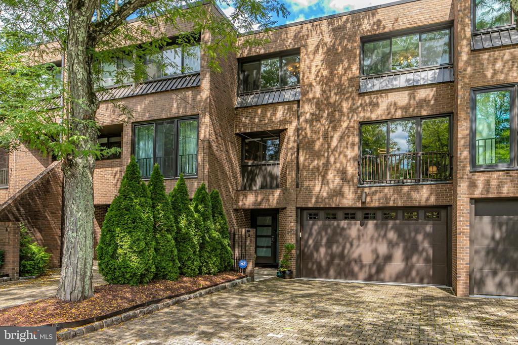 8 Willow St