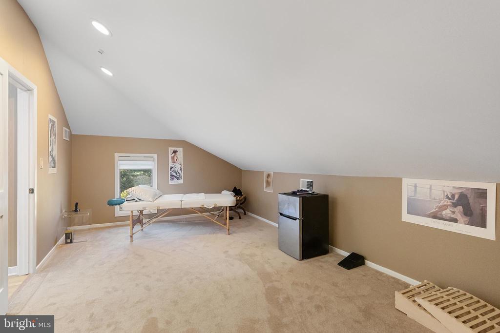 3 Highland Rd