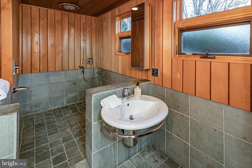 74 Allison Rd