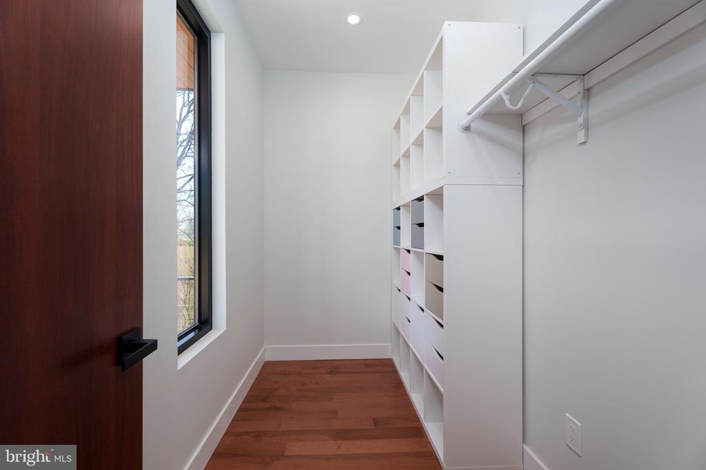 210 Linden Lane