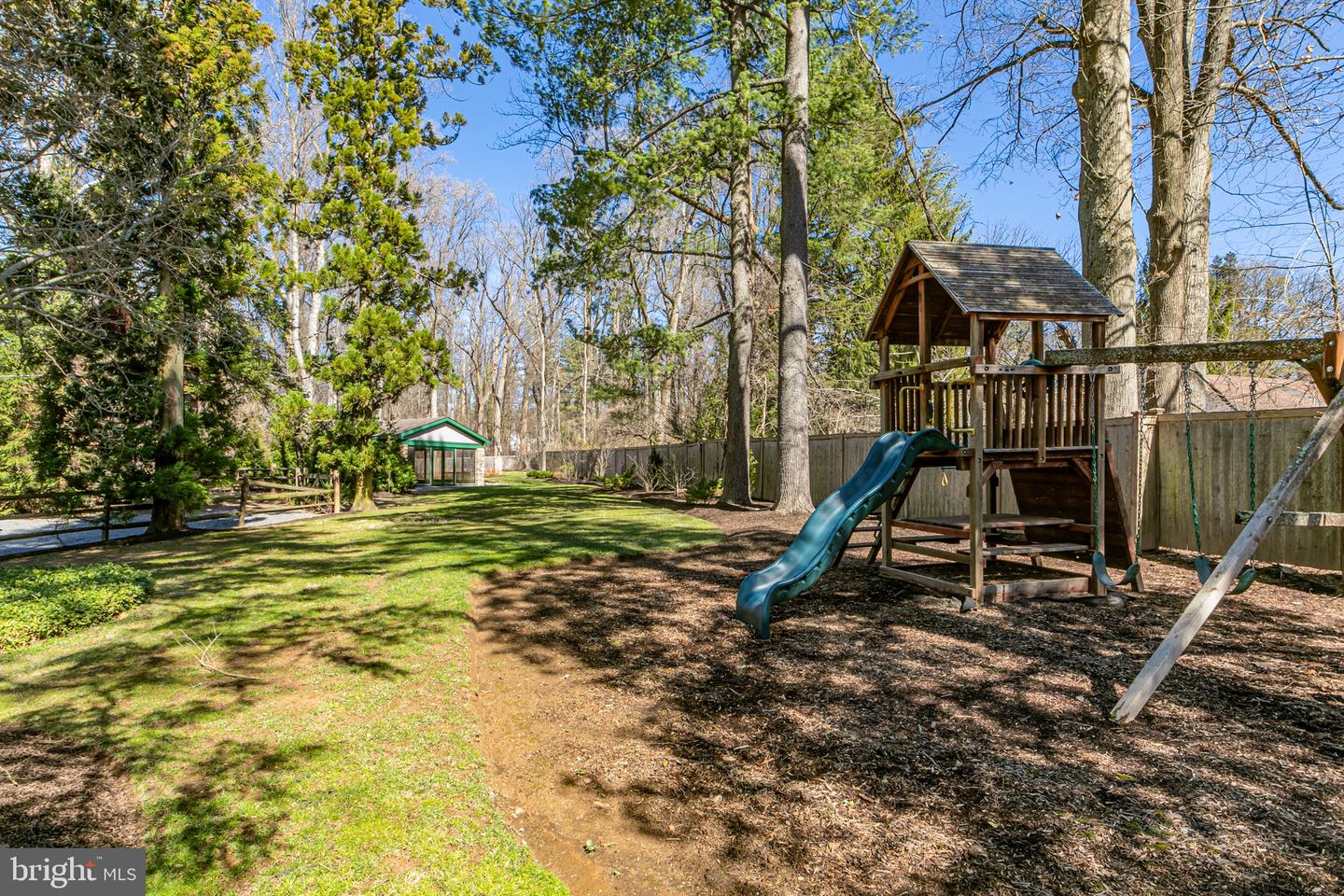 63 Greenhouse Dr