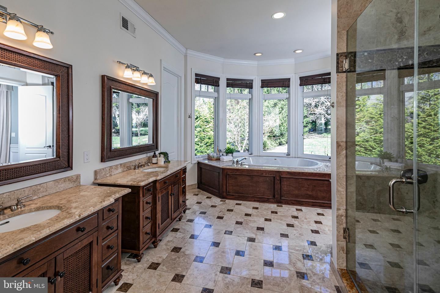 63 Greenhouse Dr