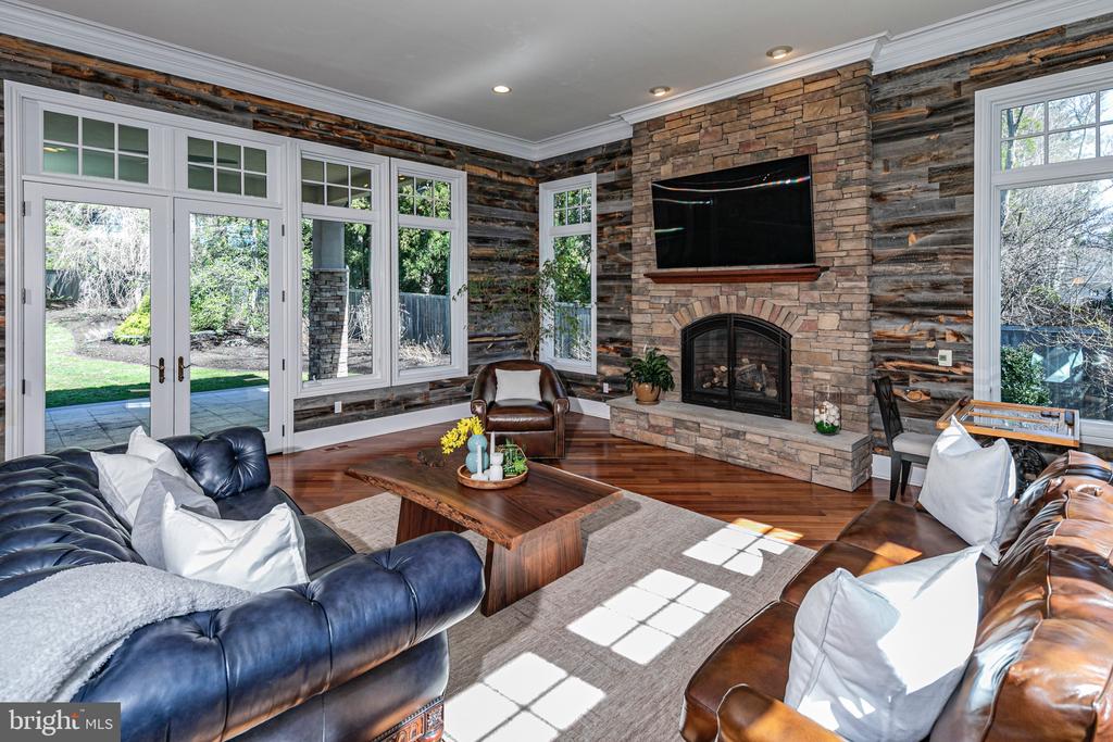 63 Greenhouse Dr