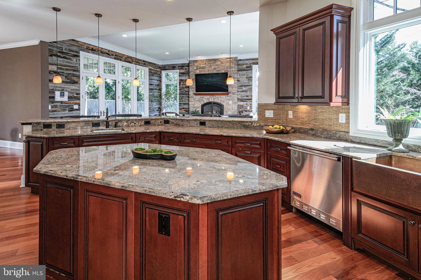 63 Greenhouse Dr