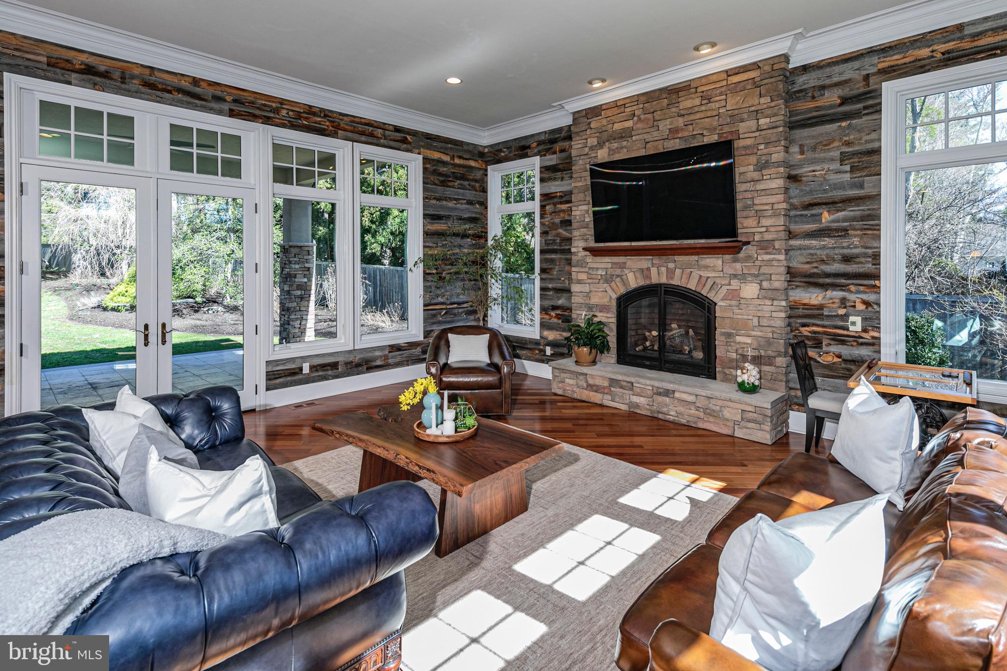 63 Greenhouse Dr