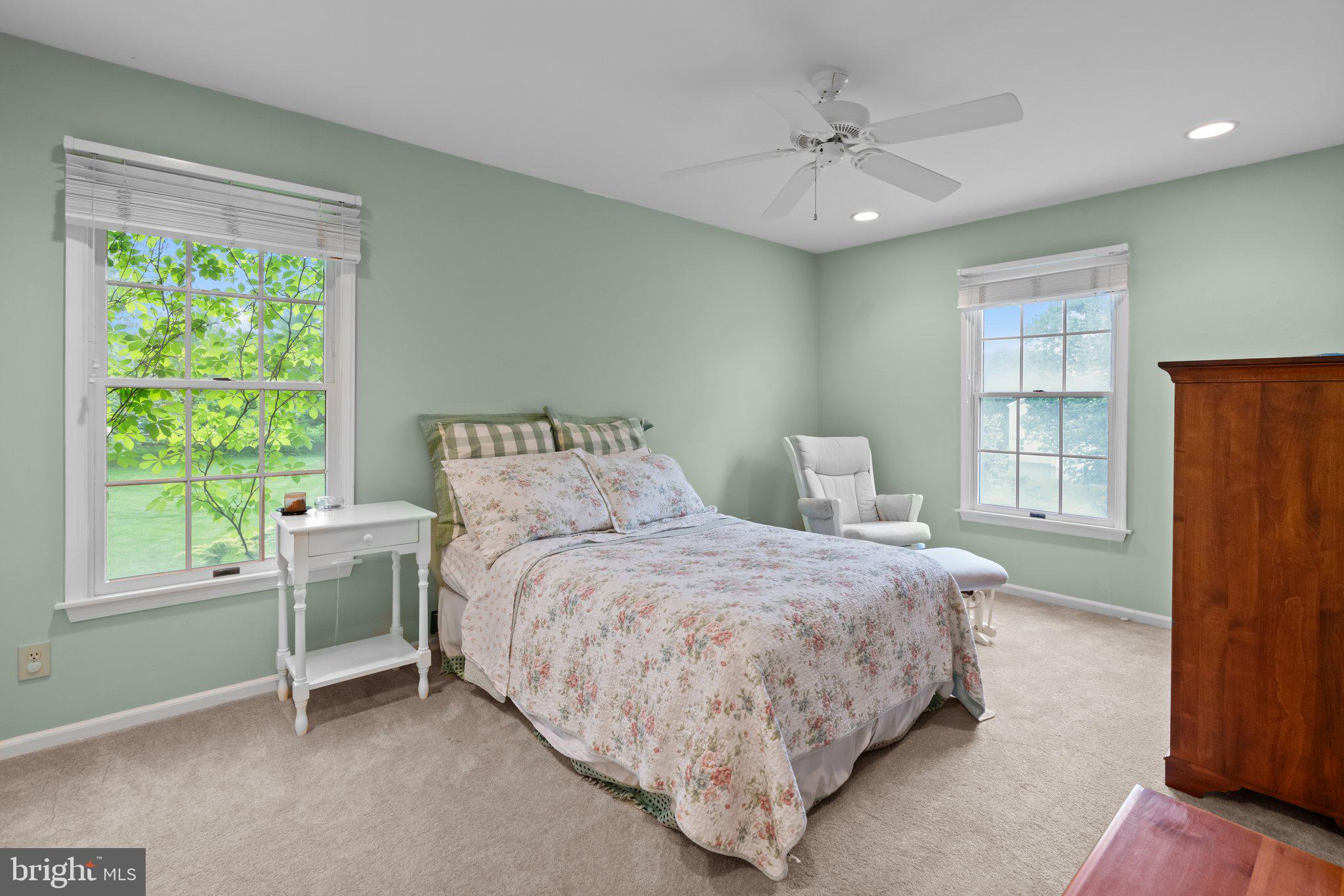 5 Stark Ct
