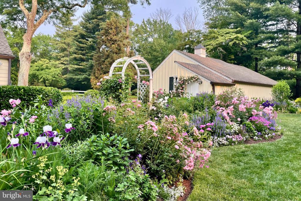 4445 Province Line Rd
