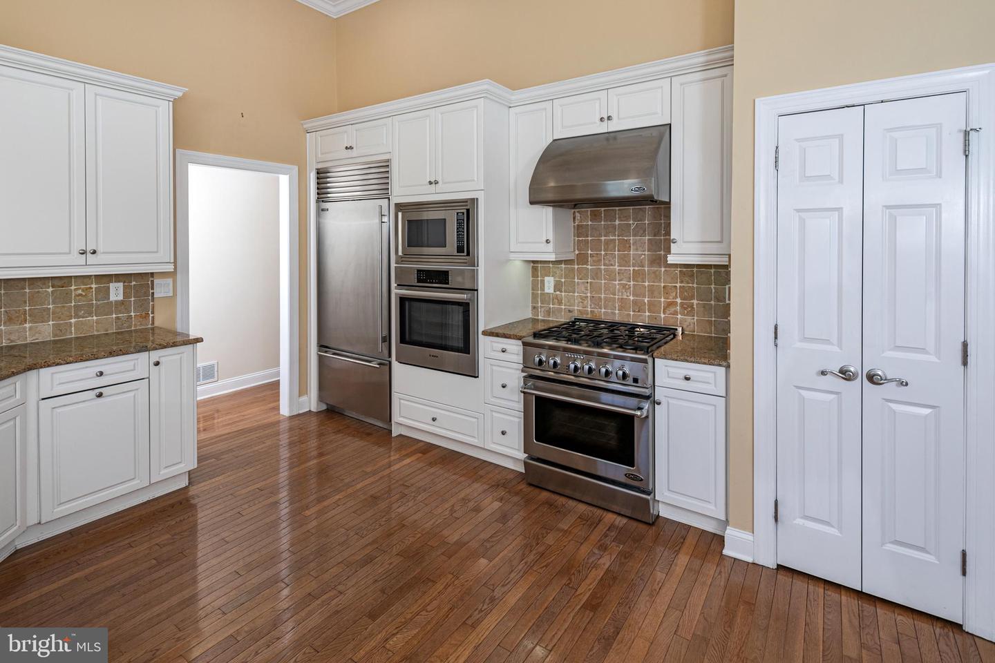6 Allura Ct