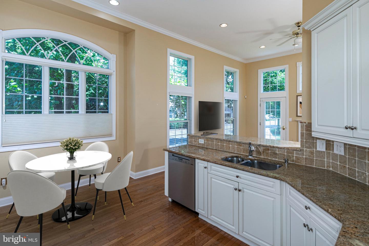 6 Allura Ct
