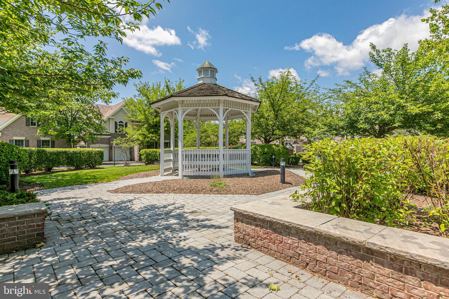 6 Allura Ct