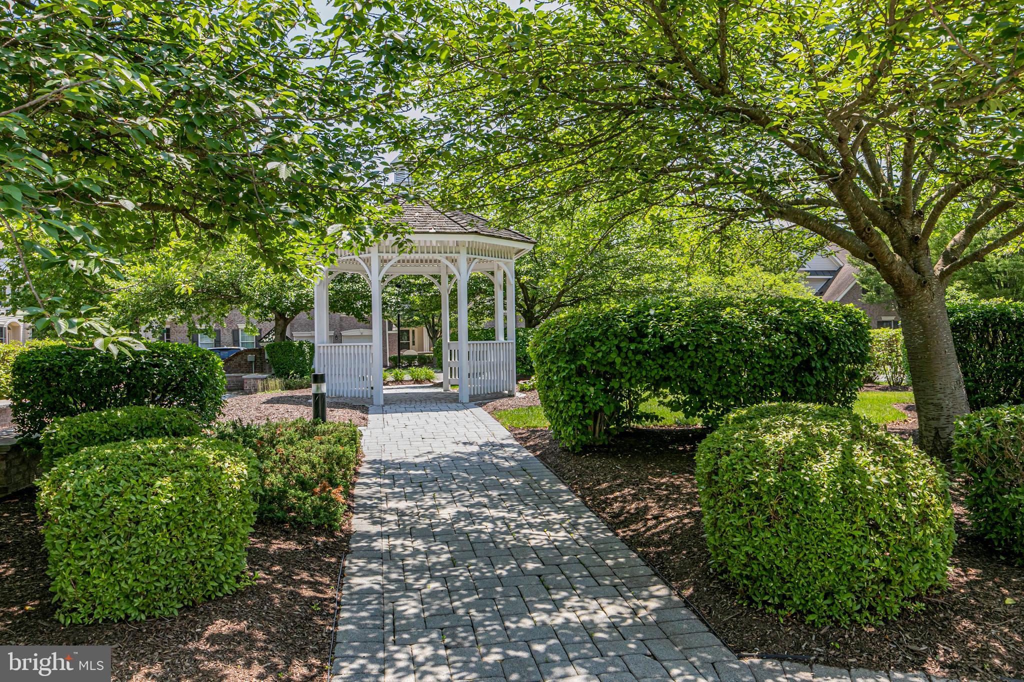 6 Allura Ct