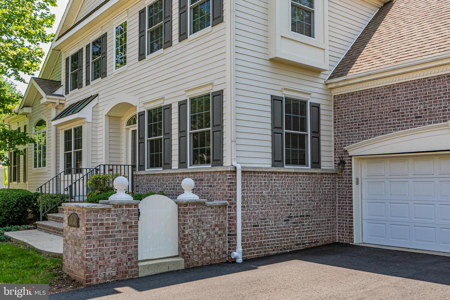 6 Allura Ct