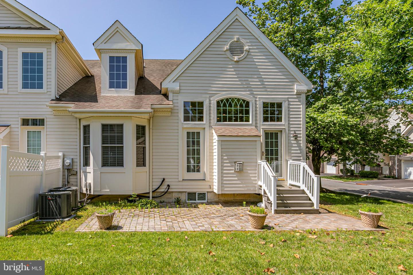 6 Allura Ct